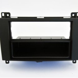 40.180.031 АДАПТОРНА РАМКА ЗА 2-ISO за Mercedes A W169, B W245, R W251, Vito/Viano W639